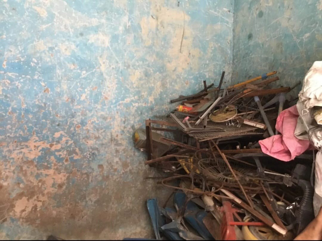 Iron rods and metal scrap