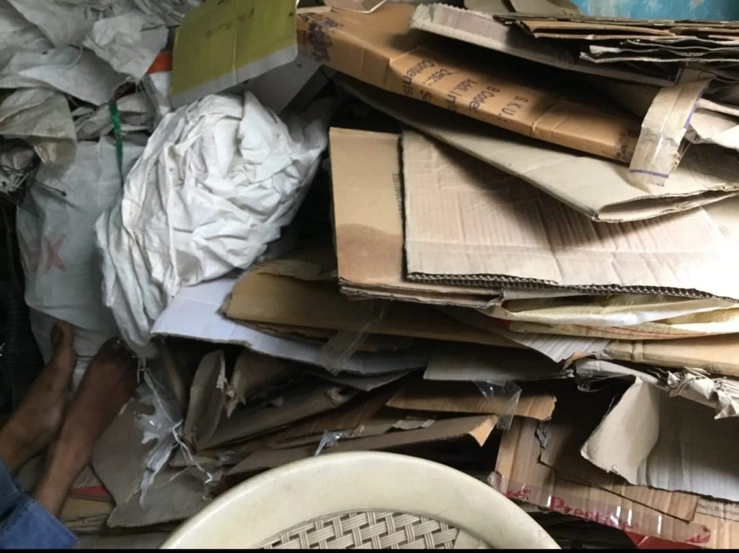 Paper and cardboard scrap